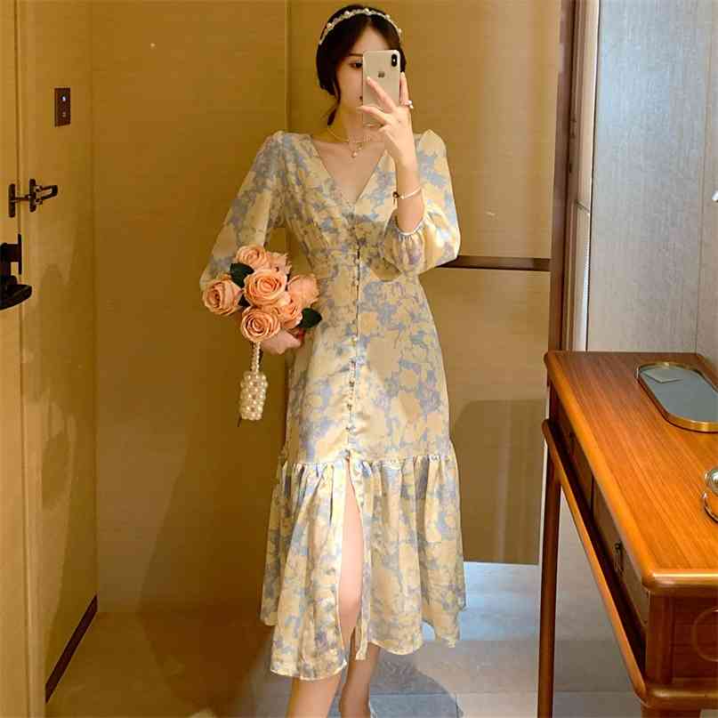 

Women Blue Floral Print Ruffles Midi Dress Elegant Vintage V Neck Three Quarter Sleeve High Waist Buttons Female Vestidos 210603