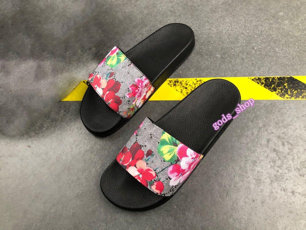 

Beach Slippers Premium Sandals Designer Shoes Slippers Flip-Flops Men Women Loafers Huaraches Sneakers Size 35-47