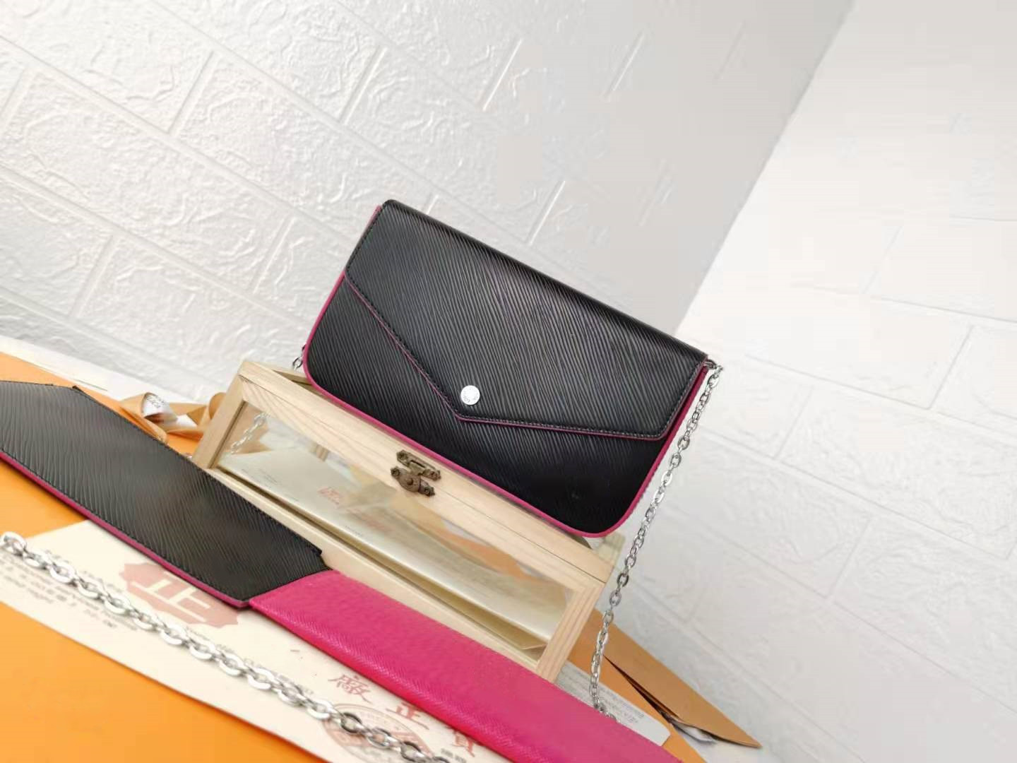 

ysiykiy luxury designer ladies' handbags Mobile phone bag wallet three-in-one chain women Classic embossing Shoulder crossbody VINTAGE