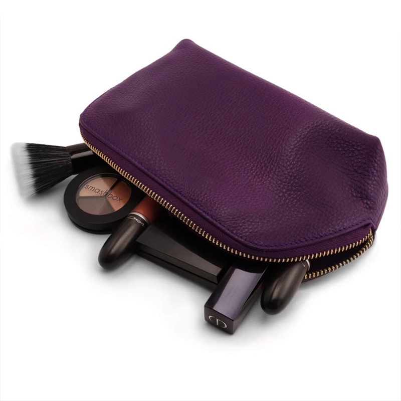 

The wind skin bag, large capacity shell type, lipstick, eye shadow makeup brush, mobile phone cosmetic bag., Red