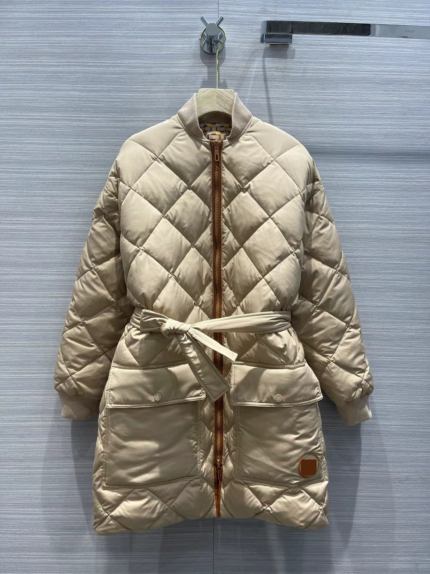 

Milan Runway Down & Parkas 2021 Winter Stand Collar Long Sleeve Panelled Women' Coats Designer Brand Same Style Outerwear 1109-31, Black