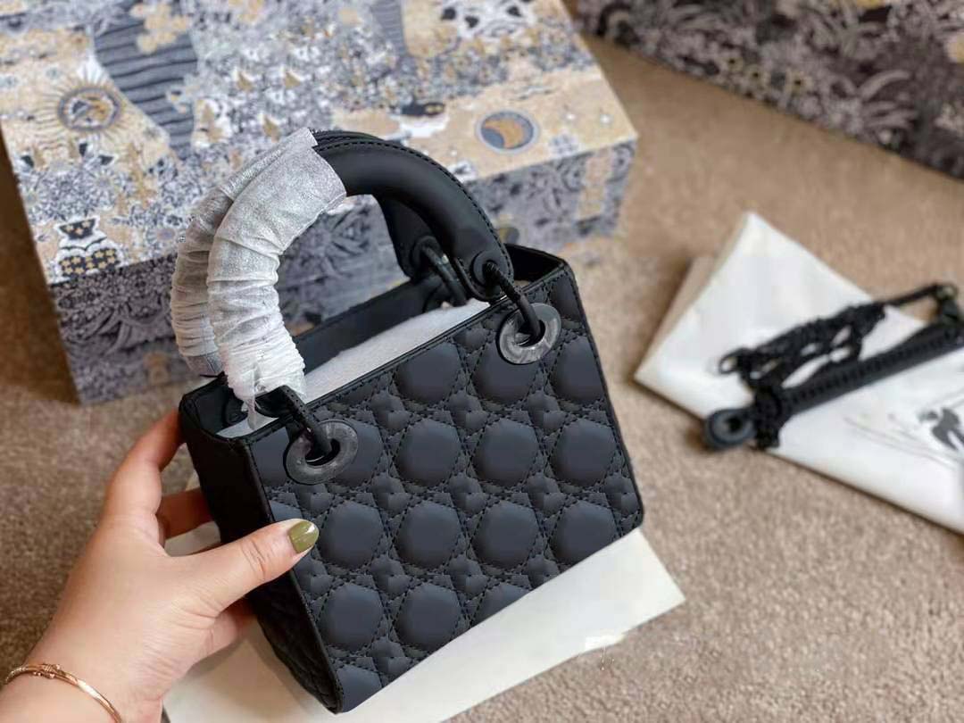 

Ladies elegant bag fashion brand top one-shoulder diamond lattice portable 17*14