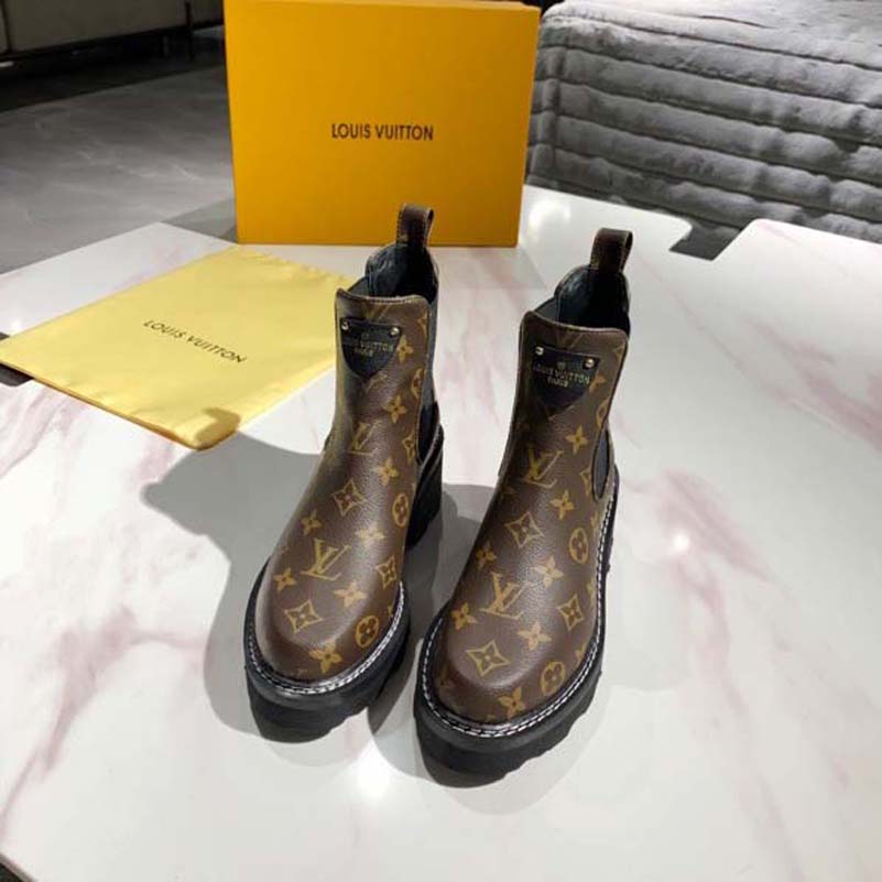 

Classics Exquisite Leather Platform Designer boots Martin Women Boot High Heels And Genuine Outdoors fashion booties bagandshoe 09, Box