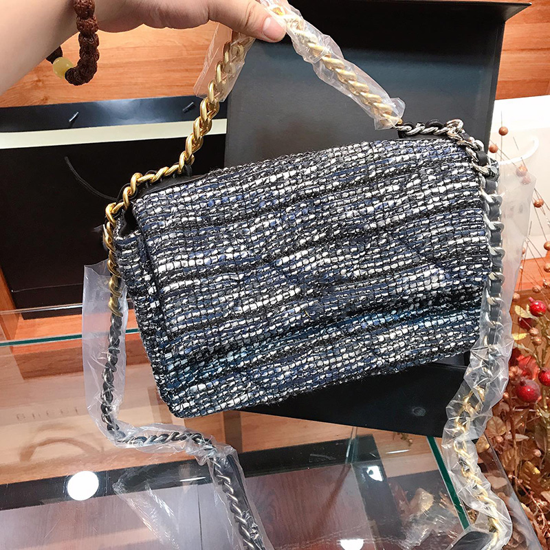 

2021 Early Fall Winter France Womens Tweed Bags Chains Totes Quilted Crossbody Shoulder Classic Flap Gold Metal Hardware Two-tone Luxury