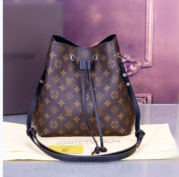 

LVLOUISVITTON bagVUTTON Women handbags Drawstring Closure Sturdy Stylish Bucket Bag Handbags Luxury Designer Women's shoulder bag, White