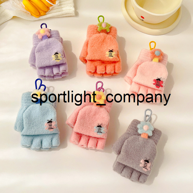 

2022 Baby Girls Cute Sweet Soft Flower Bee Warm Gloves Boy Children Sweet Outdoor Clamshell Dual Purpose Warm Gloves Kids Gloves, Gray