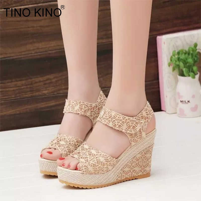 

Summer Women Wedge Platform Sandals Peep Toe Shoes Ankle Strap High Heels Fretwork Female Hook & Loop Fashion Shoes Ladies Pumps Y0721, Black