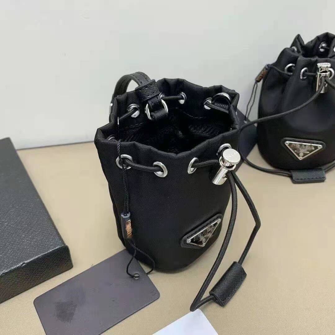 

drawstring bucket accessories lady purse key ring MINI one-shoulder slanting cross bag style the choice of many goddesse, Silver