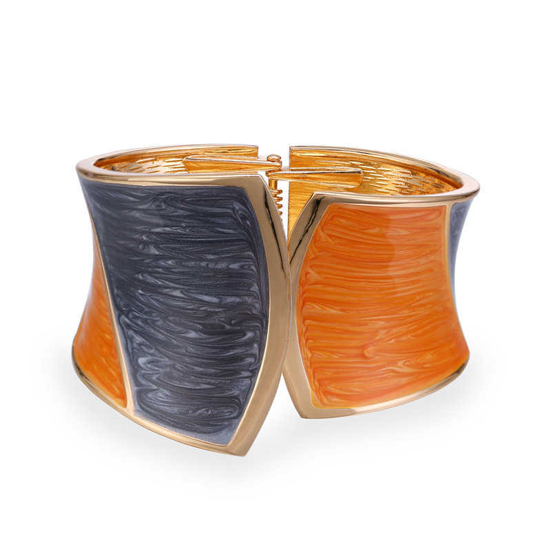 

2021 Fashion Dripping Oil Metal Punk Hip Hop Bangles Upper Arm Asymmetry Exaggerate Bracelet for Women Q0719