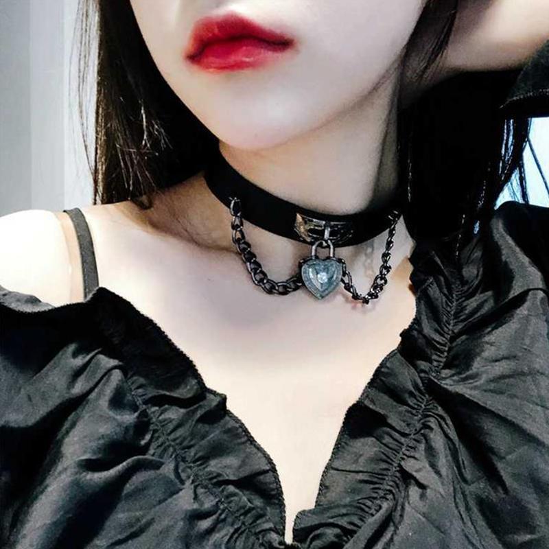 

Chokers Goth PU Leather Heart Necklaces For Women Punk Collar Chain Charm Neck Strap Gothic Girls Choker Sexy Body Jewelry Accessories