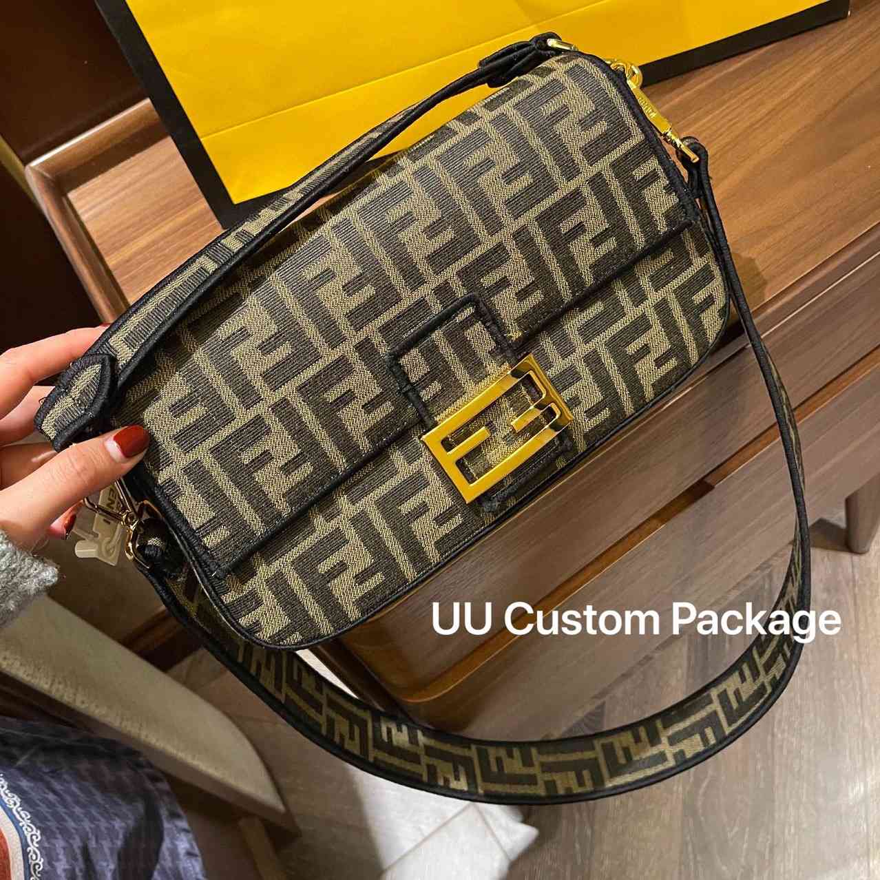 

2021 new baguette FF printed one shoulder slanting handbag embroidered women's bag