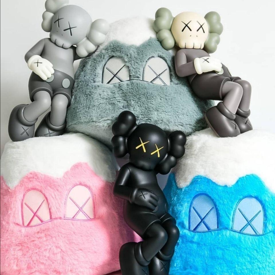 

the new doll is limited to japan station mount fuji sleeping position hong kong floating doll car decorative ornaments handheld 16cm