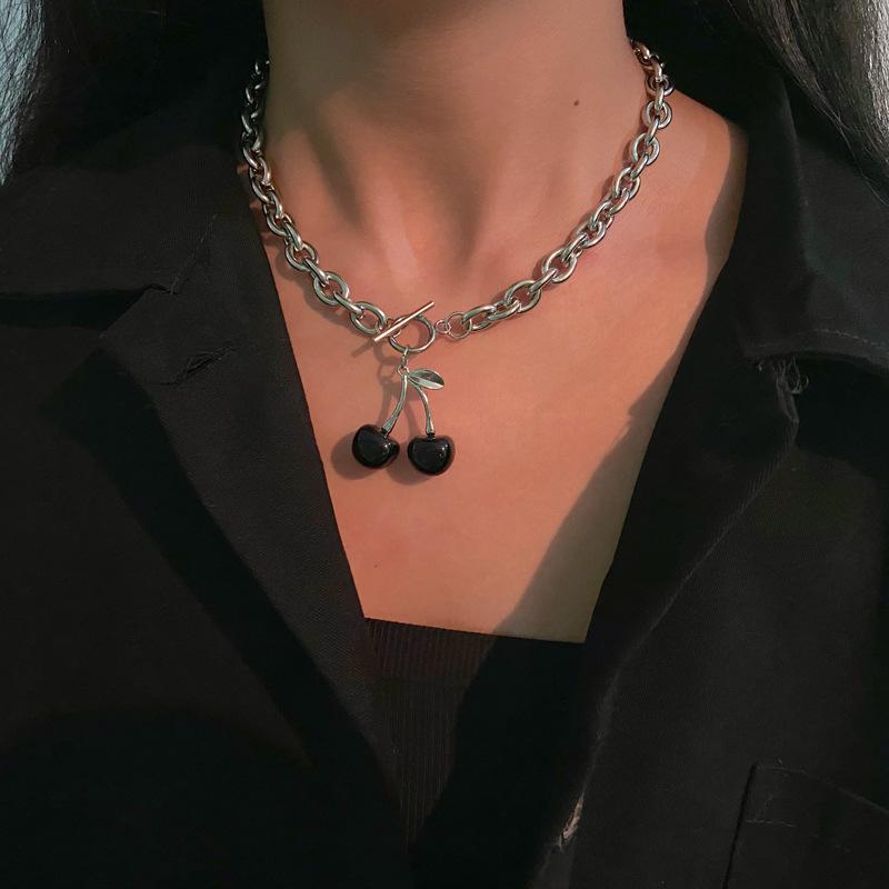 

Chokers Retro Harajuku Titanium Steel Resin Black Cherry Pendant Necklace For Women Girl Linked Chain Fruit Necklaces Jewelry