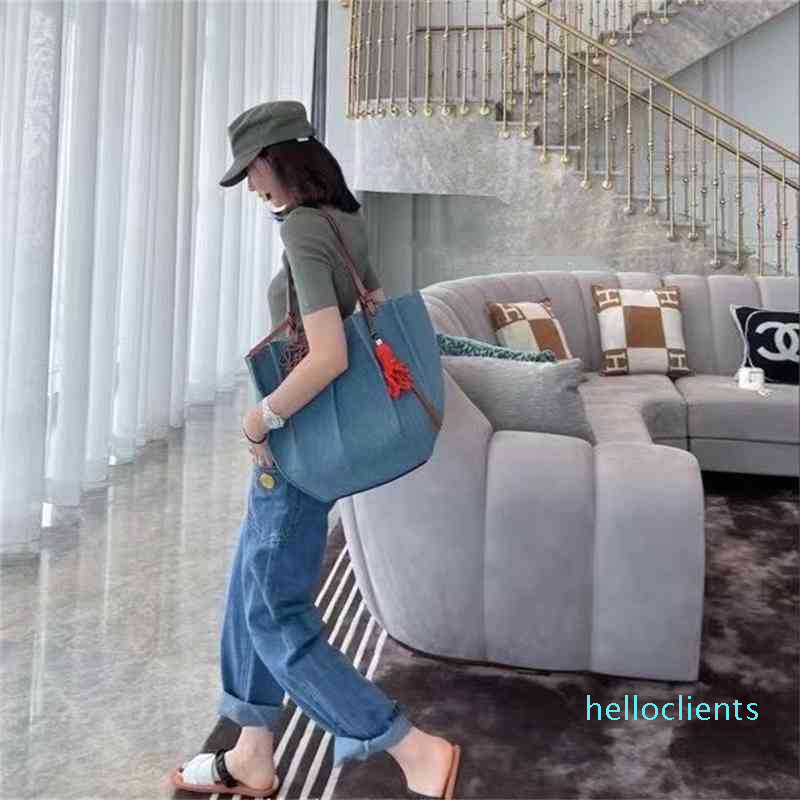 

Women Designers Luxury Handbag 2021 Large Capacity Denim Tote and Leather Luxury Shopping Shoulder Bagshoulder, Free