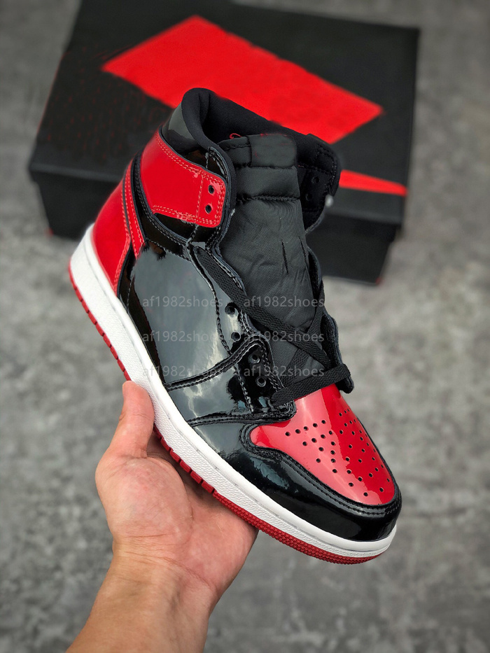 

Bred Patent 1s 1 Designer Basketball Shoes Sneakers Jumpman High Black Varsity Red Sneaker Outdoor Sports Trainers, Blue