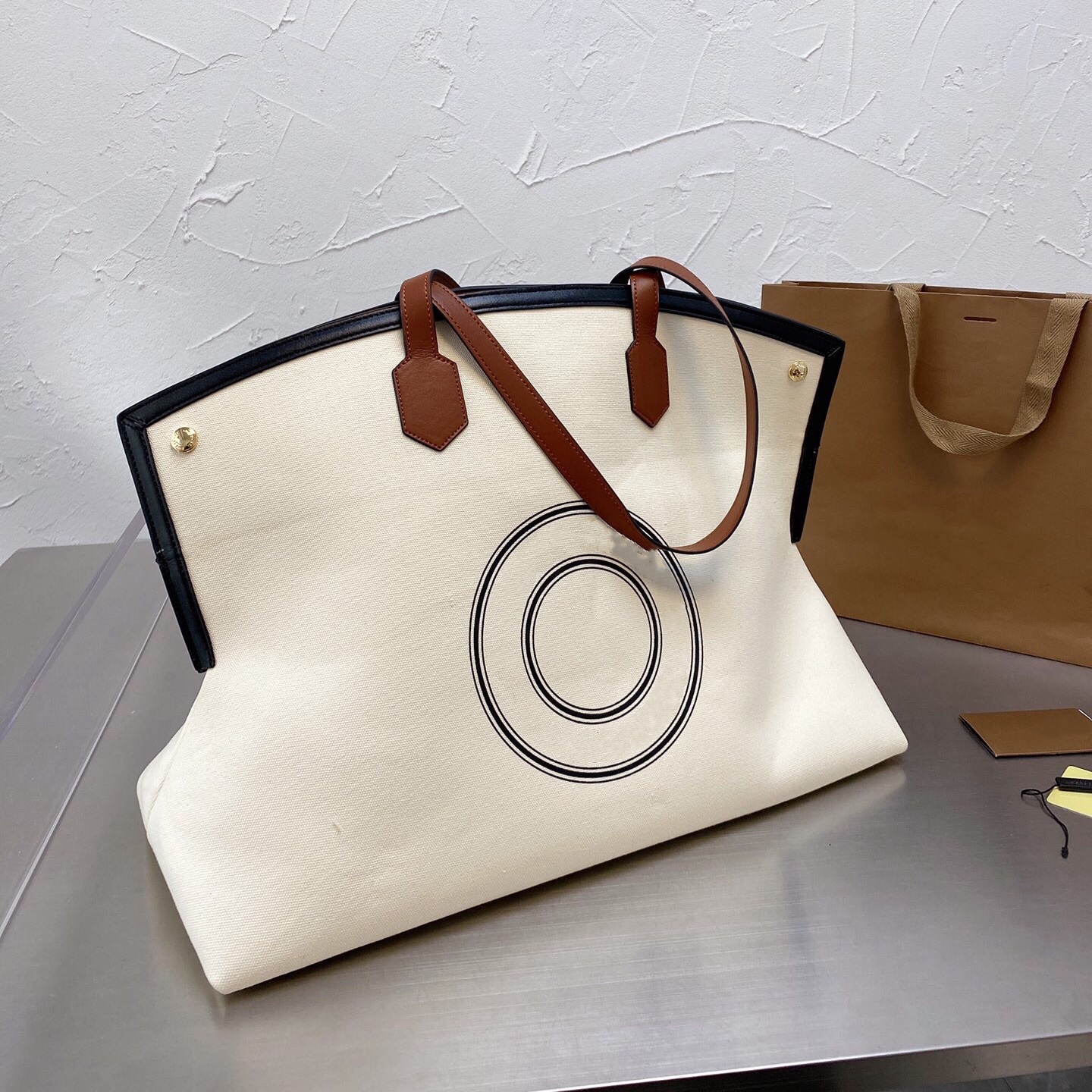 

High-end Design Leisure Brand Beach Bag Canvas Leather Handle Splice Tote Bags Large Capacity Commuter Shopping Handbag Schoolbag Mommy Pack