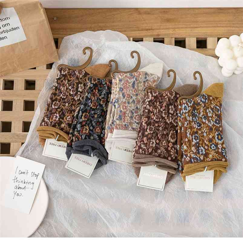 

5 Pairs Lot Woman's Ruffle Flowers Pattern Socks Set Harajuku Girls Kawaii Top Fashion Winter Warm Terry Pack Calcetines Meia 210720