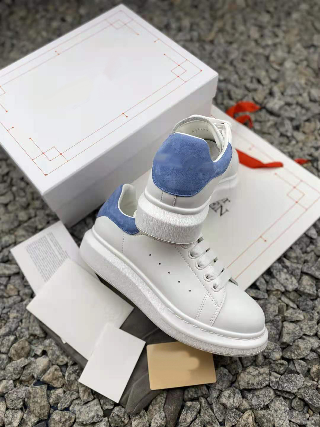 

2021 Hot Designer Casual Shoes Luxury Women Men Leather Lace Up Platform Oversized Sole Sneakers White Black [With Box]