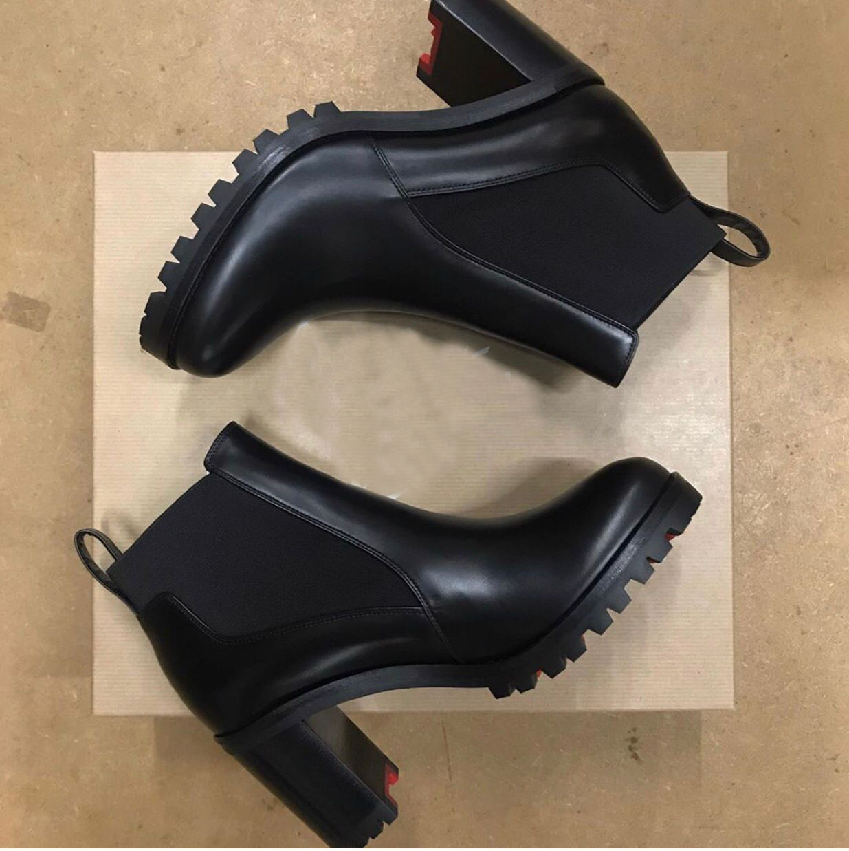 

Luxury Fashion Designer Ankle Boots Lug Sole Marchacroche Women's Red Bottom Boot Chunky Heels Fashion Women Martin Boots EU35-43