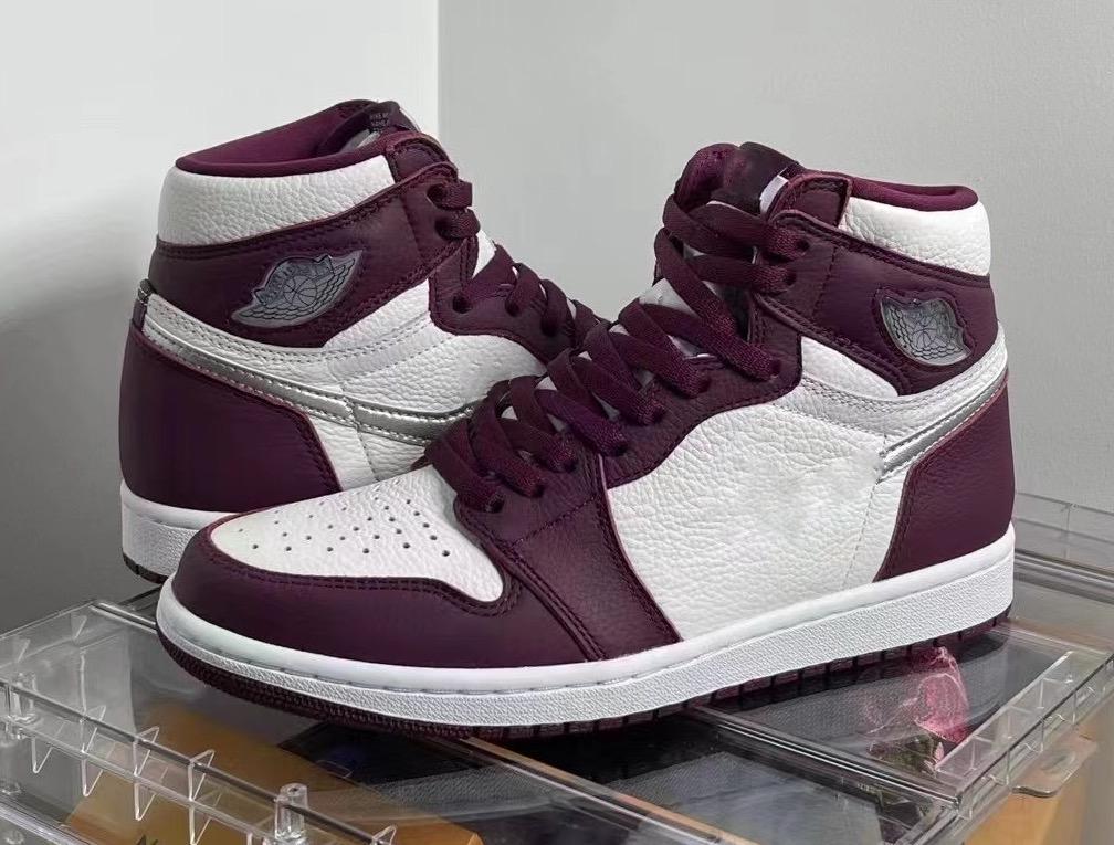 

Top 2021 Authentic 1 High OG Bordeaux Shoes White-Metallic Silver 555088-611 Man Woman Outdoor Sports Sneakers with Original Box Topshop999