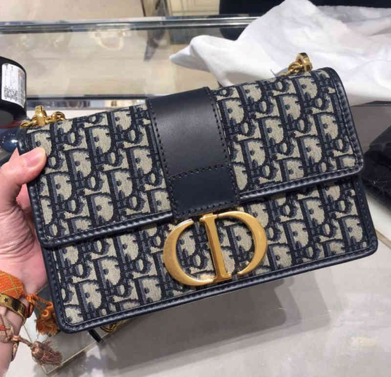 

Luxury Designer Bags Christian Women Mengtian 30 Old Flower Postman Bag Canvas Collage Cd Buckle Single Shoulder Chain Messenger
