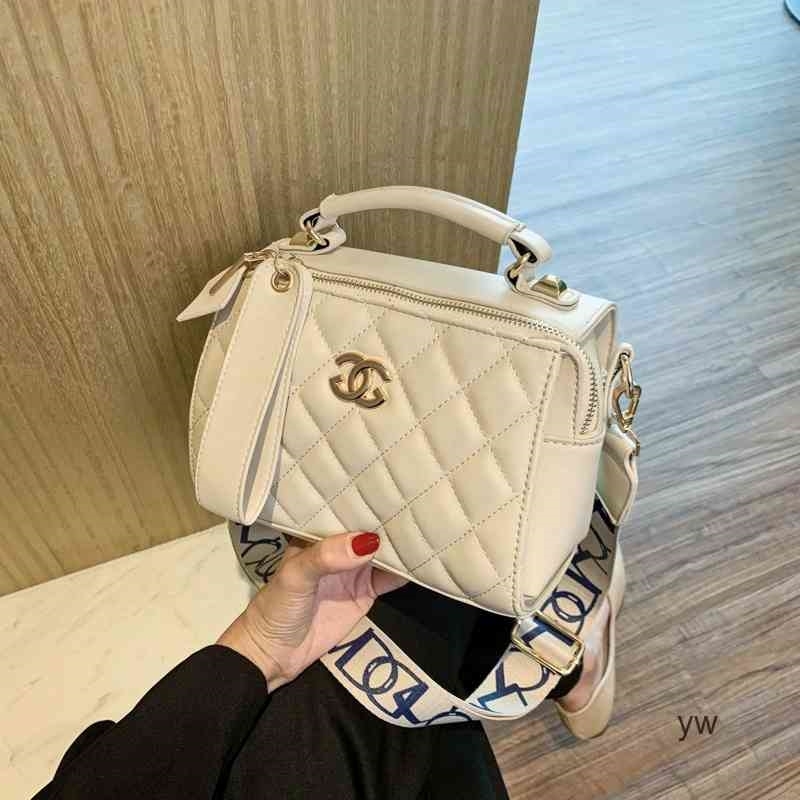 

Xiangjia fashion versatile messenger Xiaoxiang single shoulder chain hand women's bag yw