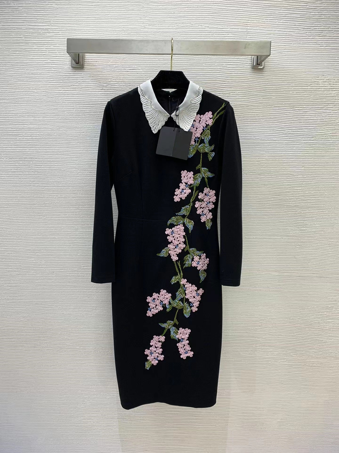 

Milan Runway dresses 2022 Spring Lapel Neck Long Sleeve Embroidery Designer dress Brand Same Style Dress 1127-1, Picture color