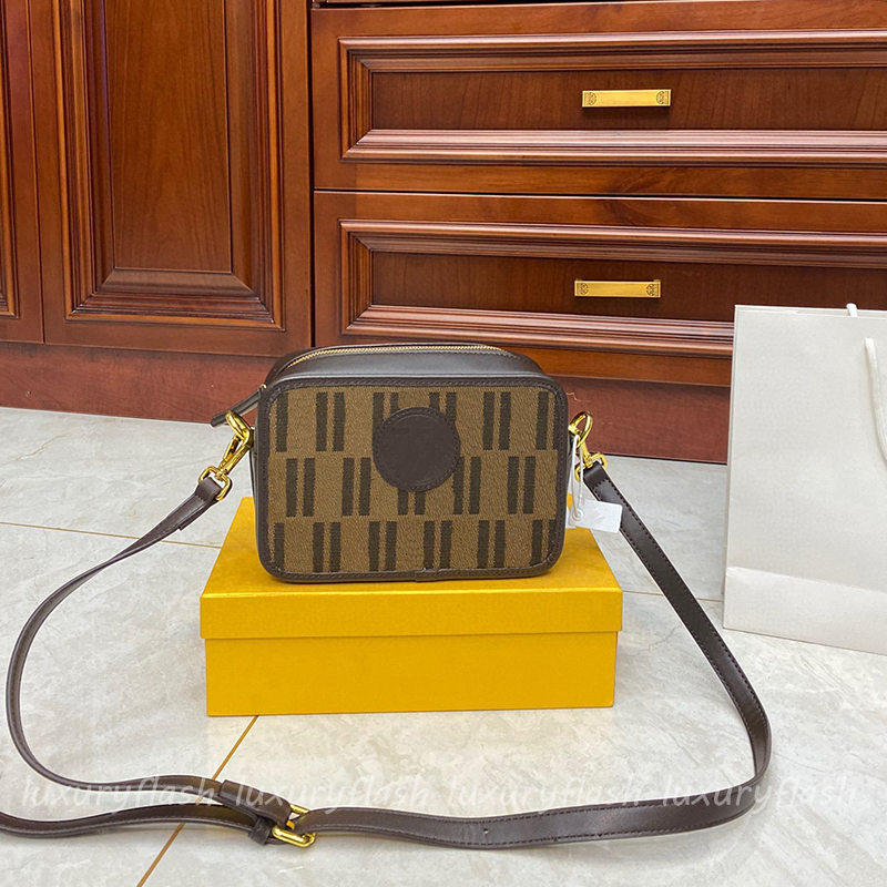

Vintage Retro Shouler Crossbody Messenger Bags Canvas Letters Classic Brown Cross Body 2021 Designers Zipper Camera Bag, Brown with l*g*