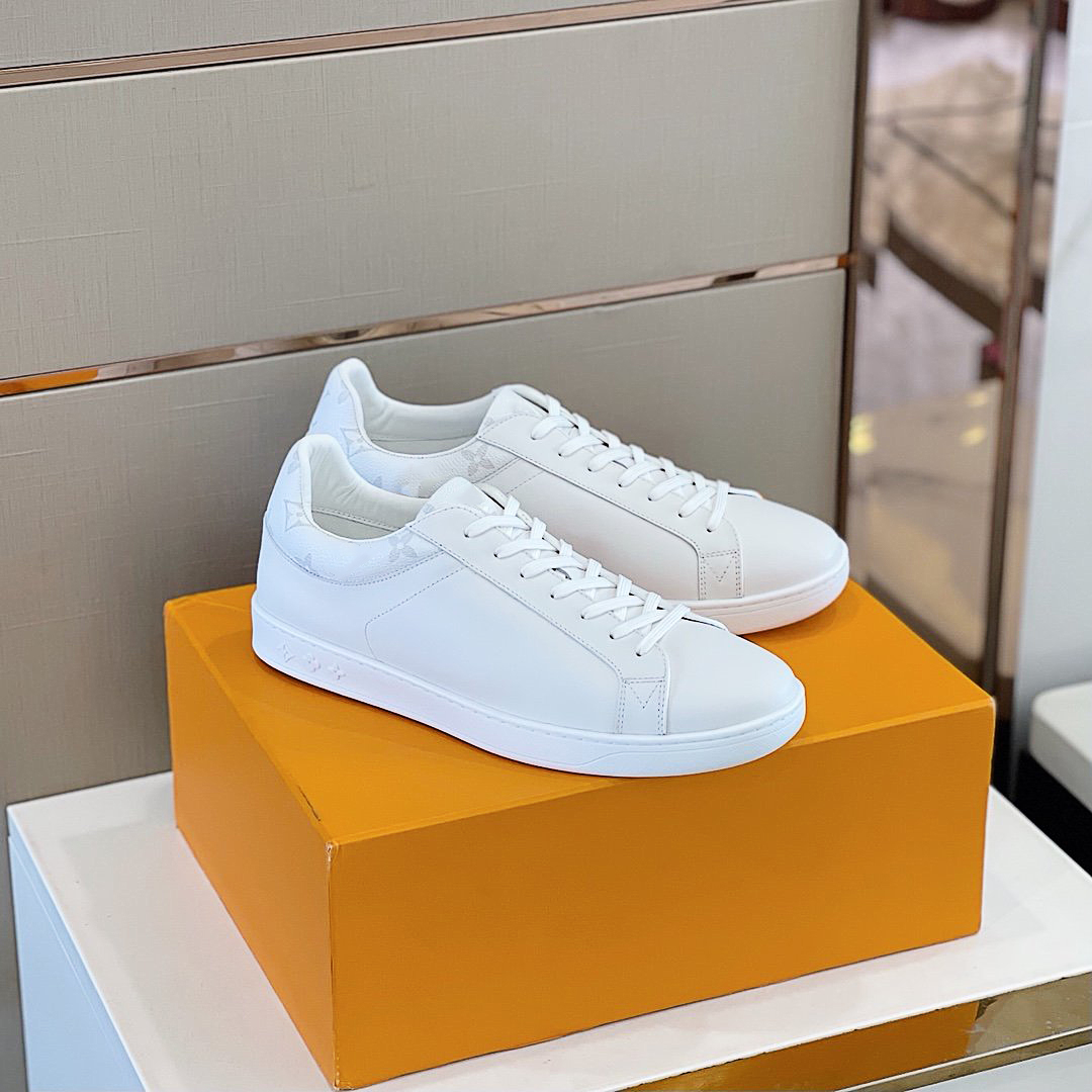 

Top quality luxury designer shoes casual sneakers breathable Calfskin with floral embellished rubber outsole White silk sports US38-45 and box, As picture 1