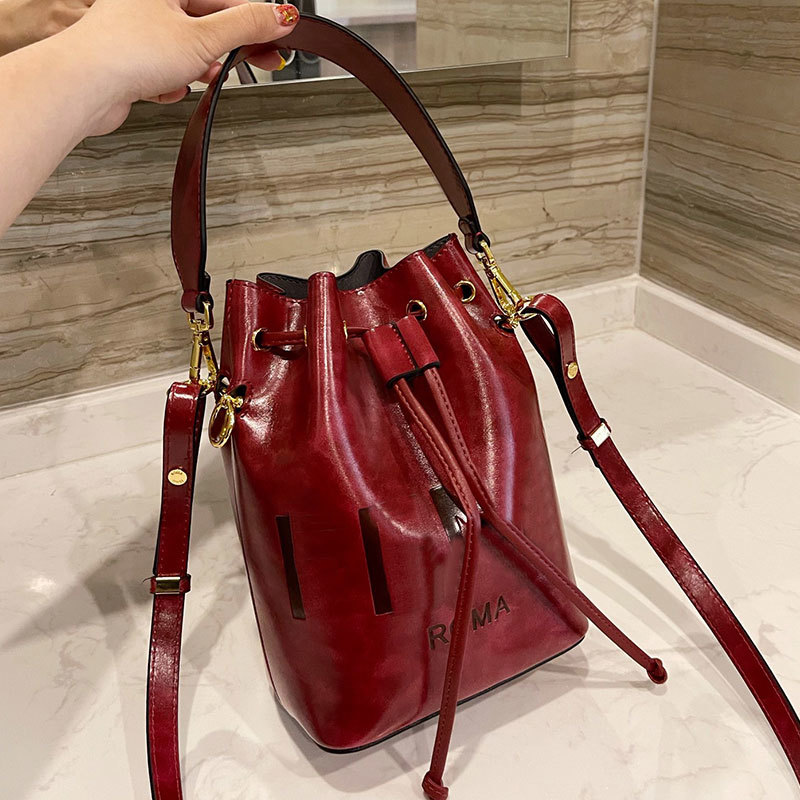

Handbag Women Luxurys Designers Bag 2021 Shoulder Bags Corssbody High Quality Mobile Phone Female Fashion Simple Tassel Leather, No bags;make up the difference