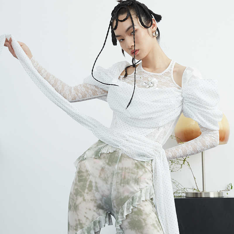 

Design Retro Gold Vertical Cut Pleated Lace Patchwork Puff Sleeve Top Women T Shirts 210615, White