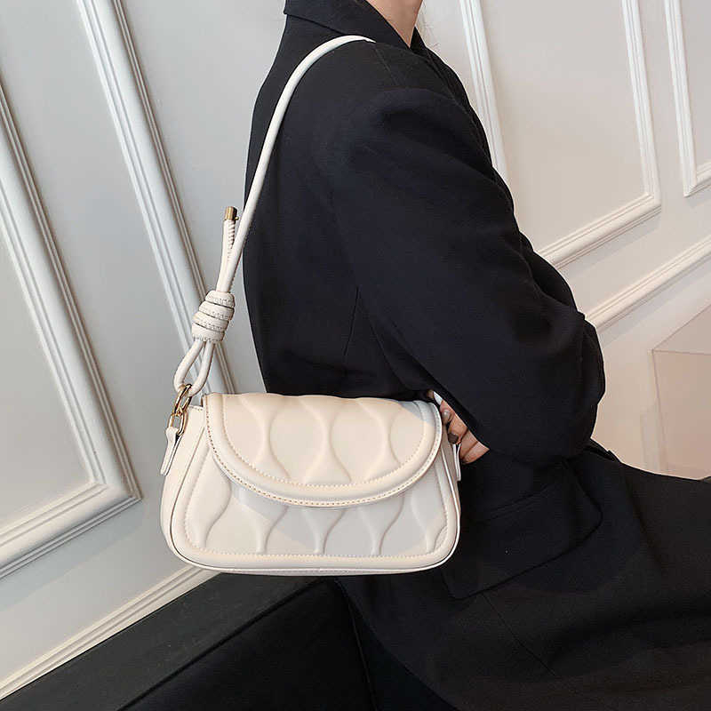 

Autumn and winter women's 2021 new messenger high sense fashion single shoulder versatile ins small square bag, Black