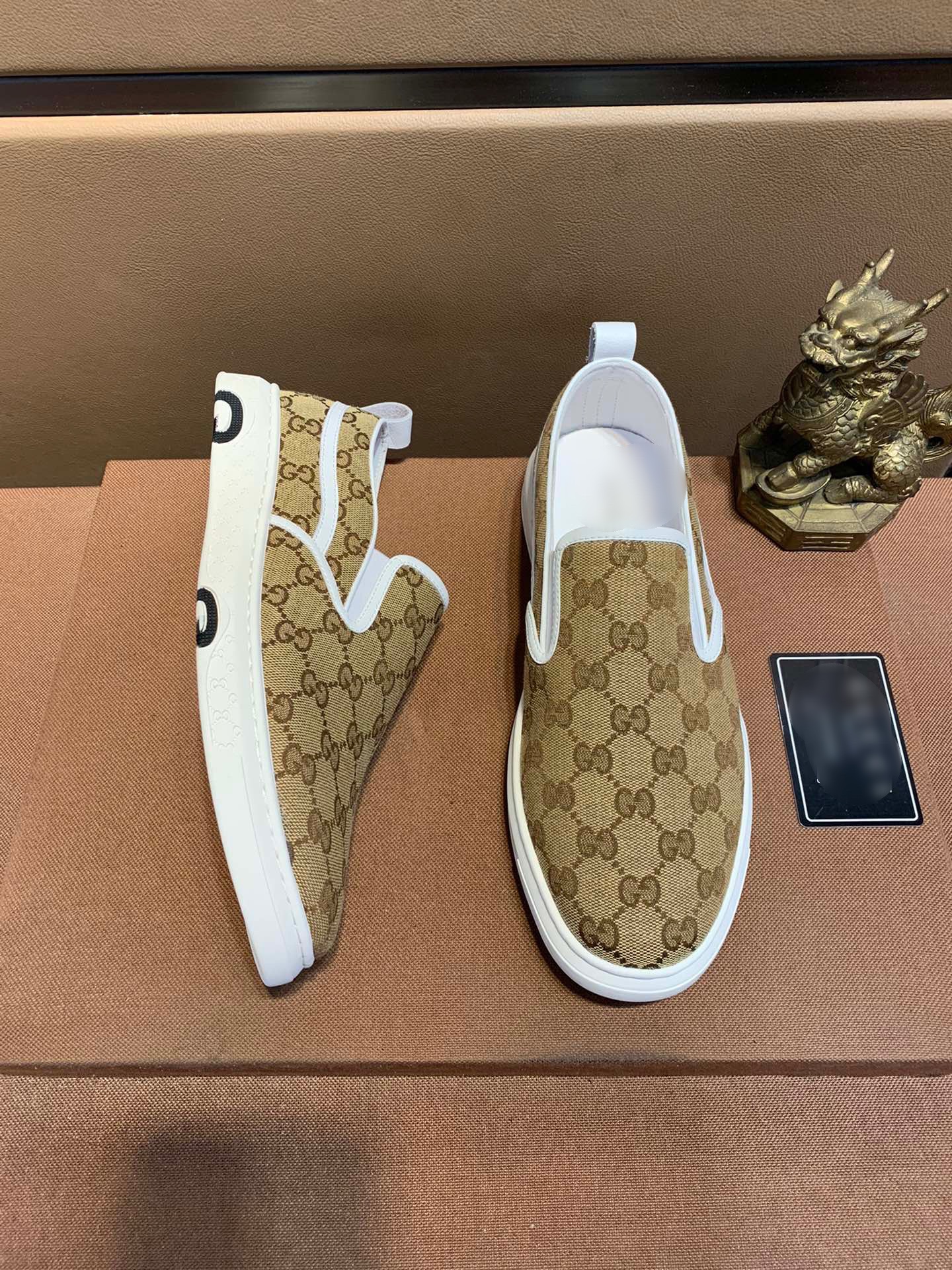 

2021 casual Men Shoes letter printed khaki luxury prom mens Shoe flat Breathable with box