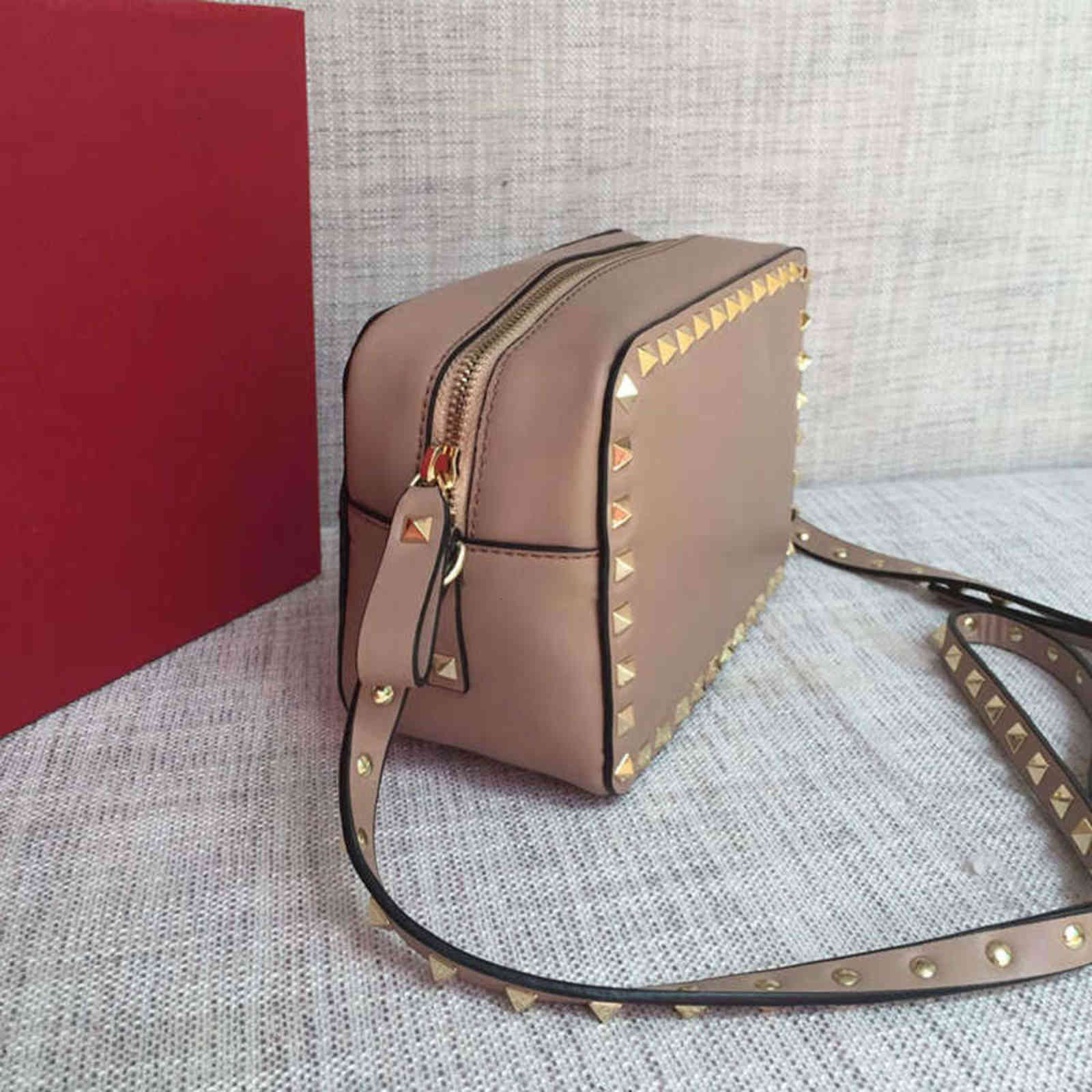 7a + mode 2021 NOUVEAU Style Femmes Sacs importés Lychee 5526 Rayé Calfskin Match avec Custom Grade Metal Rivet Intérieur Poche de fermeture à gl