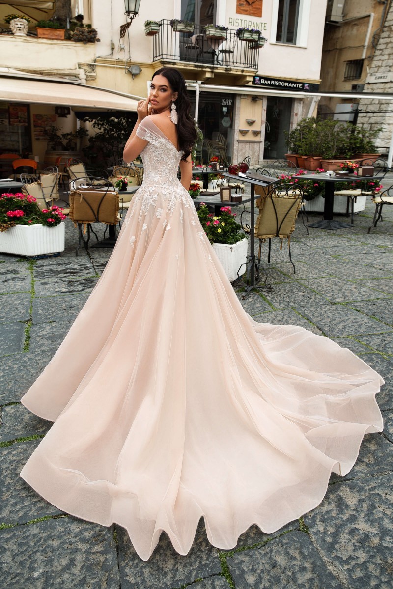 DiscountInnocentia A Line Wedding Dresses Off Shoulder Lace Bridal 