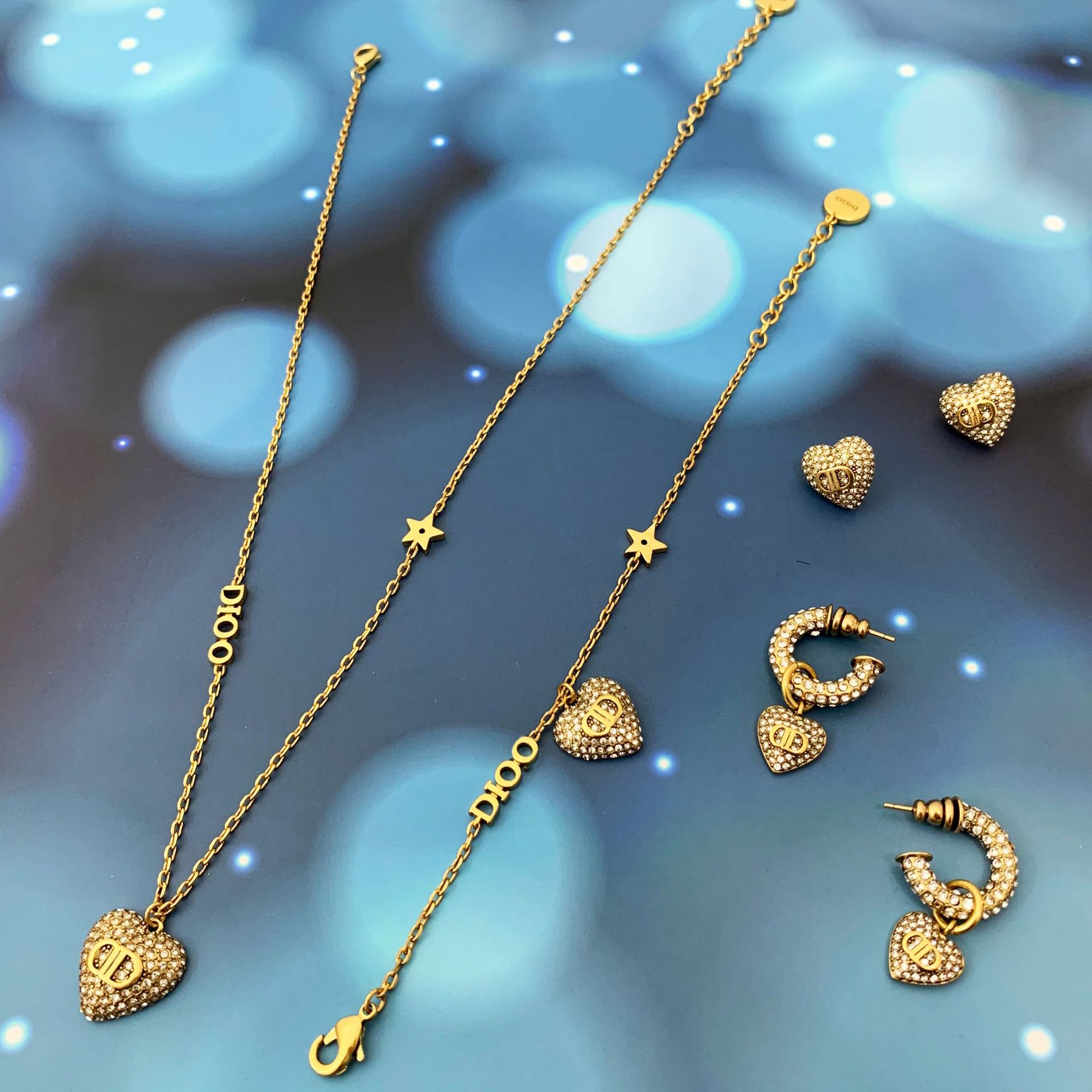 

Ds 20-Year New CD Letter Love Necklace Dijia Internet Hot Love Heart Stud Earrings Earrings High Version Bracelet