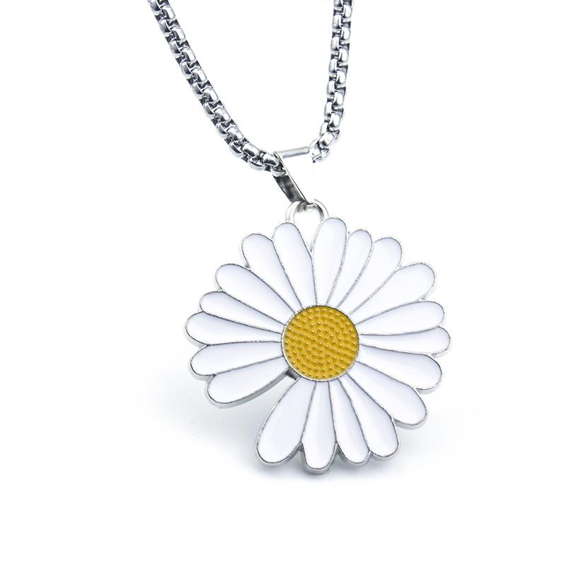 

Pendant Necklaces Quan Zhilong GD The Same Daisy Titanium Steel Necklace Male And Female Student Hip-hop Little, Silver