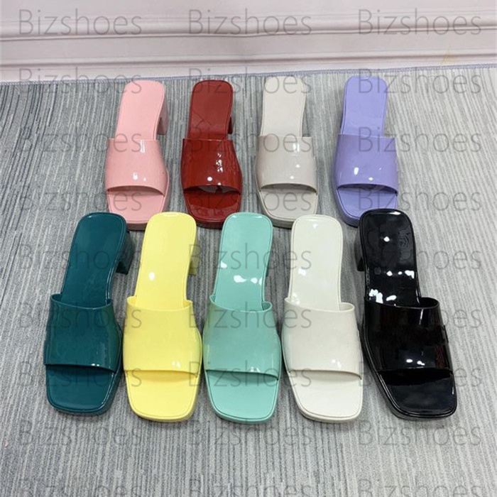 

Women's rubber slide sandal chunky heel and embossed logo Luxurys Slipper retro appeal 90s style Rubber sole designers Slippers, 01