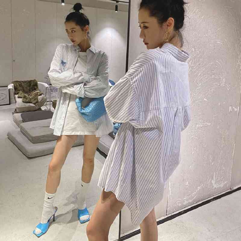 

Street Style Oversize Tunic Women's Shirt Embroidery Striped Long Sleeve Ladies Blouse Button Loose Plus Size Female Tops 210521, Sku