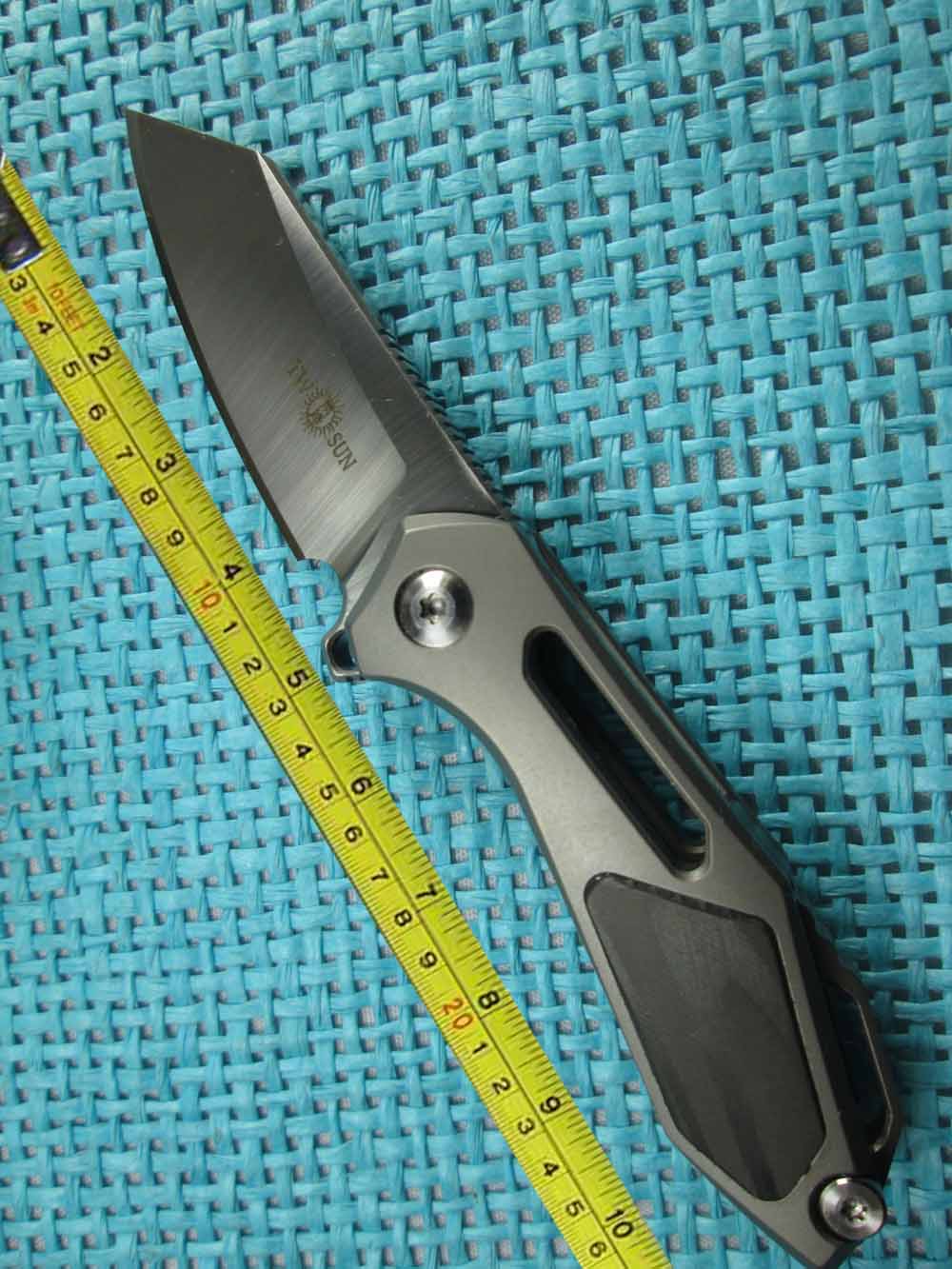 

Twosun MINI M390 Titanium Carbon Fiber Bearing Fast Open Folding Knife TS35