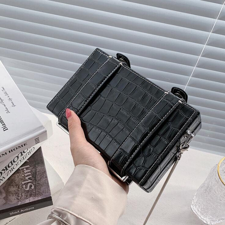 

women handbag simple gradient womens chain bag street trend embossed Stone handbags sweet little fresh Alligator leather shoulder bags