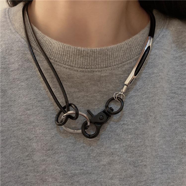

Chokers Korean Fashion Design Ins Vintage Personality Leather Clavicle Punk Motorcycle Metal Necklace Accessories