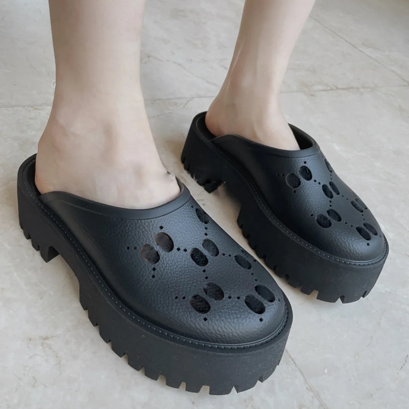 

Women slippers luxury designer Thick soled Baotou slipper Candy Colors Rubber Solid Jelly Shoes Fashion Holiday beach Summer Slides, Black