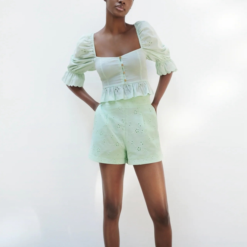 

Women Shorts and Top Set Summer Two Piece Shirt Short Sets Cotton Embroidered Hollow Out Puff Sleeve Blouse 210525