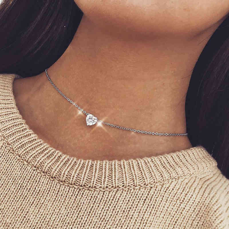 

2021 Female Fashion Crystal Heart Short Gold Chain Pendant Necklace Charm Gifts Girlfriends