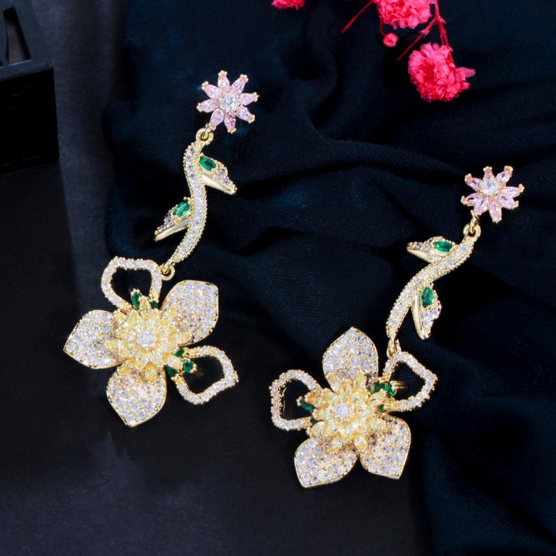 

Dangle & Chandelier ThreeGraces Charming Flower Leaf Long Drop Earrings For Women Shiny Yellow Cubic Zirconia Wedding Party Jewelry ER676, Silver