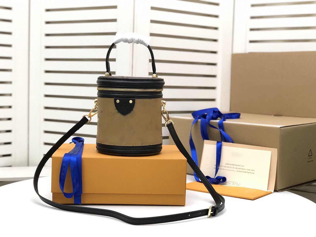 

2021 M43986 2WAYShoulder Cannes Reverse Handbag Women Size: 15 x 17 15 V-125