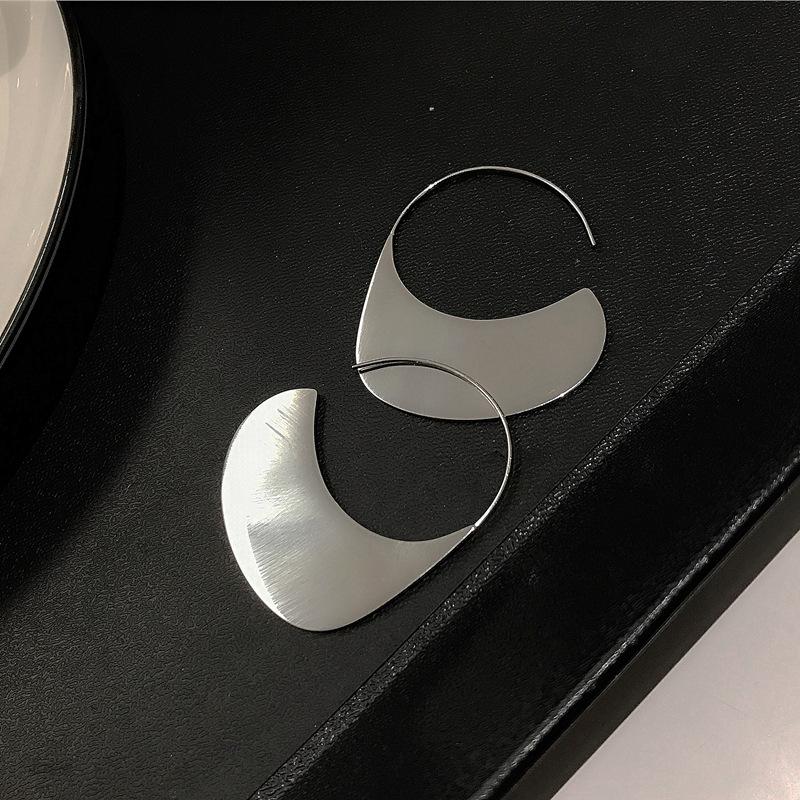 

stud yangliujia irregular metal hook earrings punk exaggerated retro fashion and personality big women jewelry accessories, Golden;silver