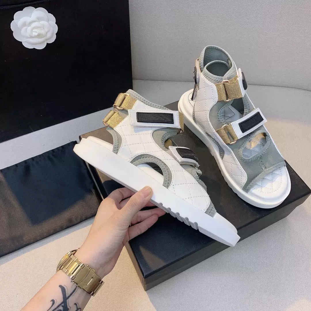 

2021 Lastest Platform sandals women designer shoes Fashion Wide Flat real leather Summer Outdoor Causal Velcro Sandal with box SIZE 35-41, Color 1