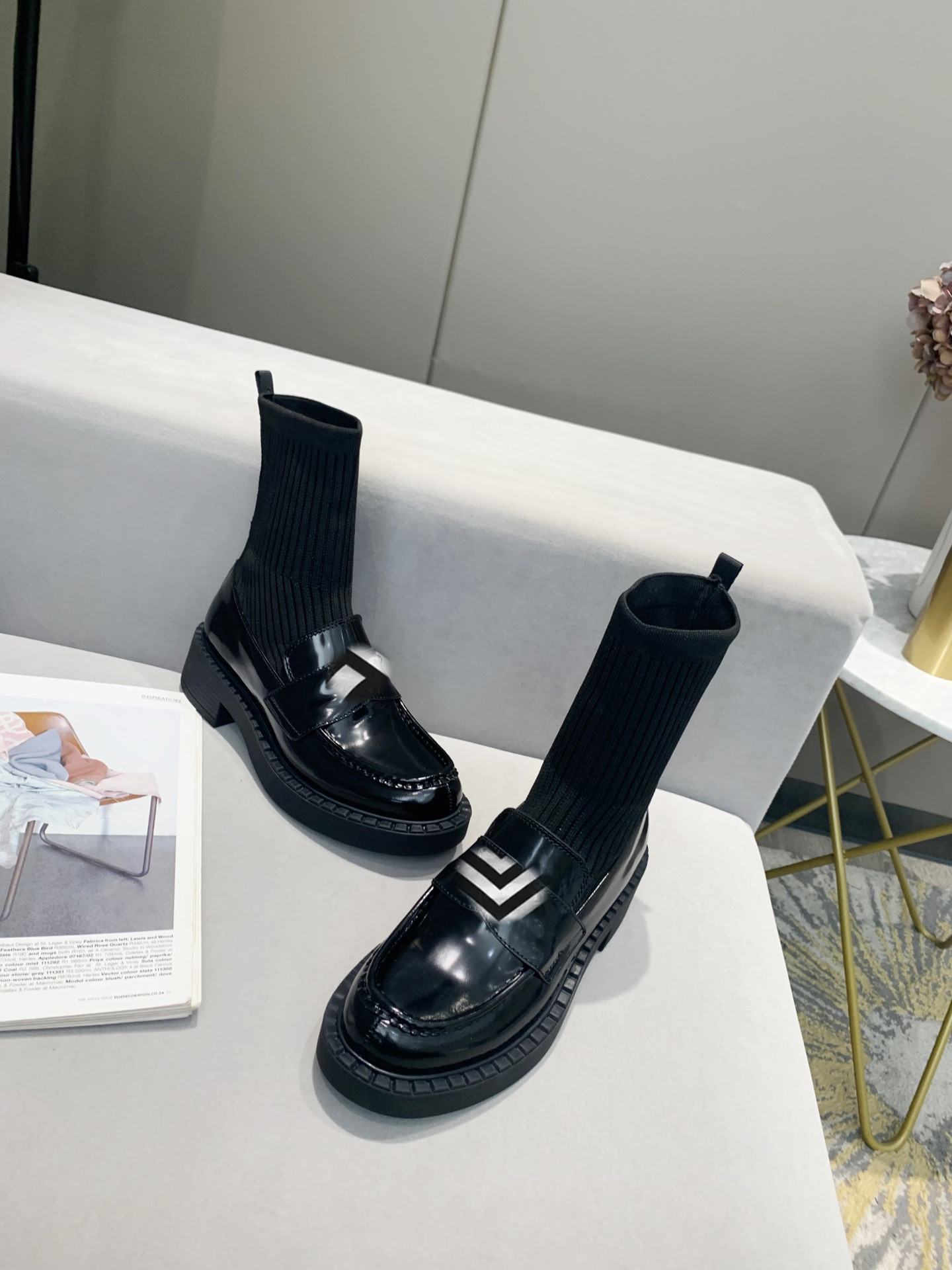 

latest Designer boots women's shoes fashion luxury pra logo da soft and comfortable all leather material great quality size 35-41 good matching, Black leather